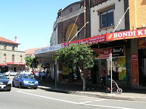 Bondi Road Rounded Corner Trams - Royal Hotel - Denhan Street